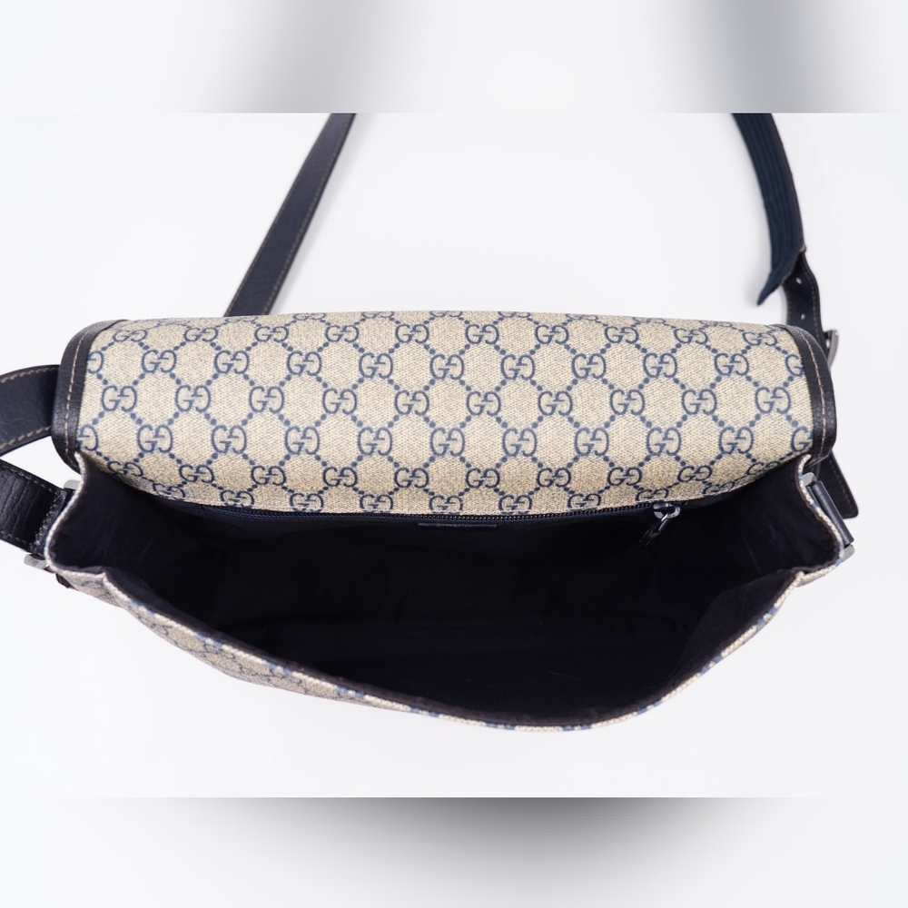 Gucci Beige and Black Messenger Bag - Picture 10 of 15